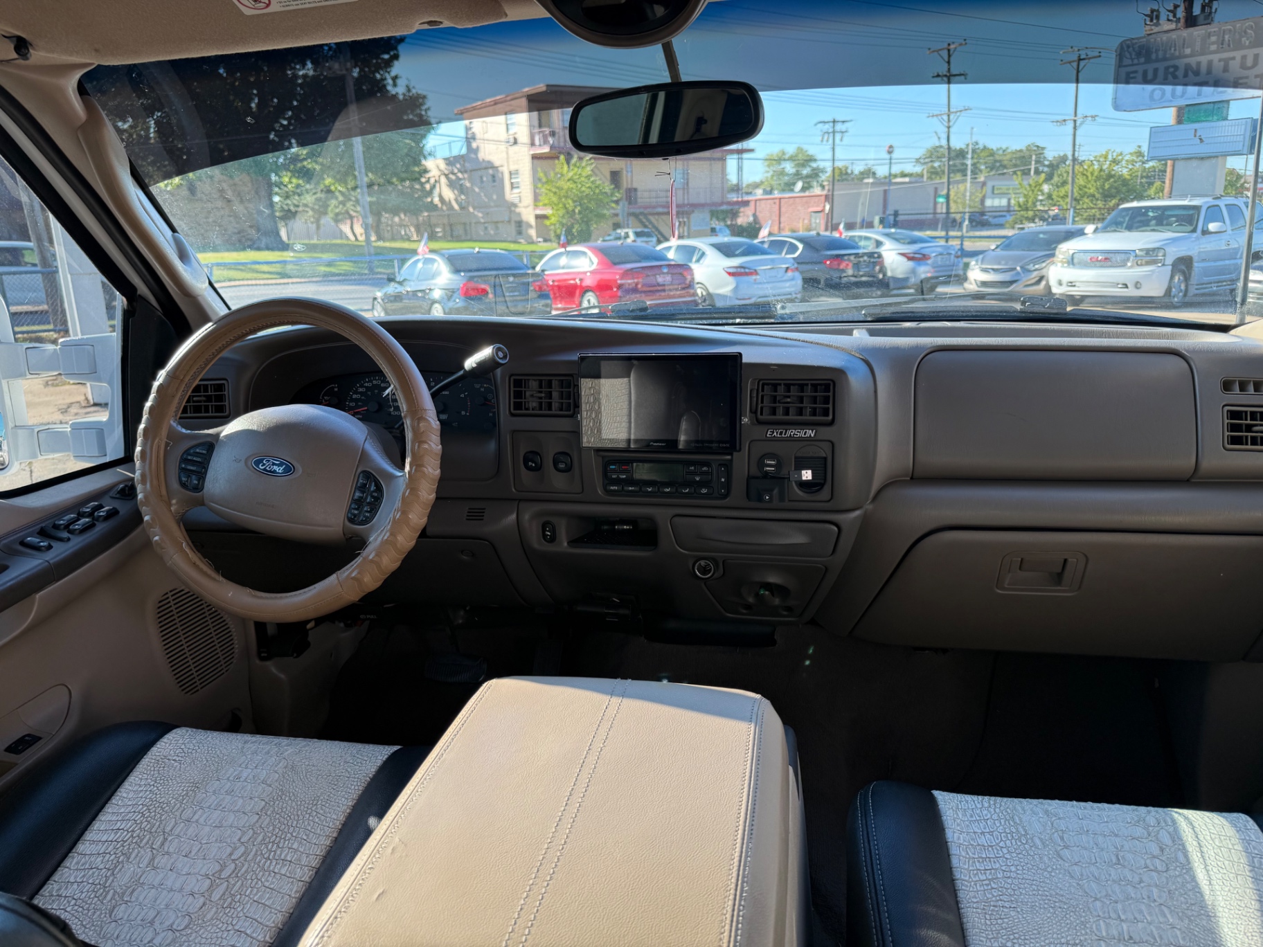 Car Image 14