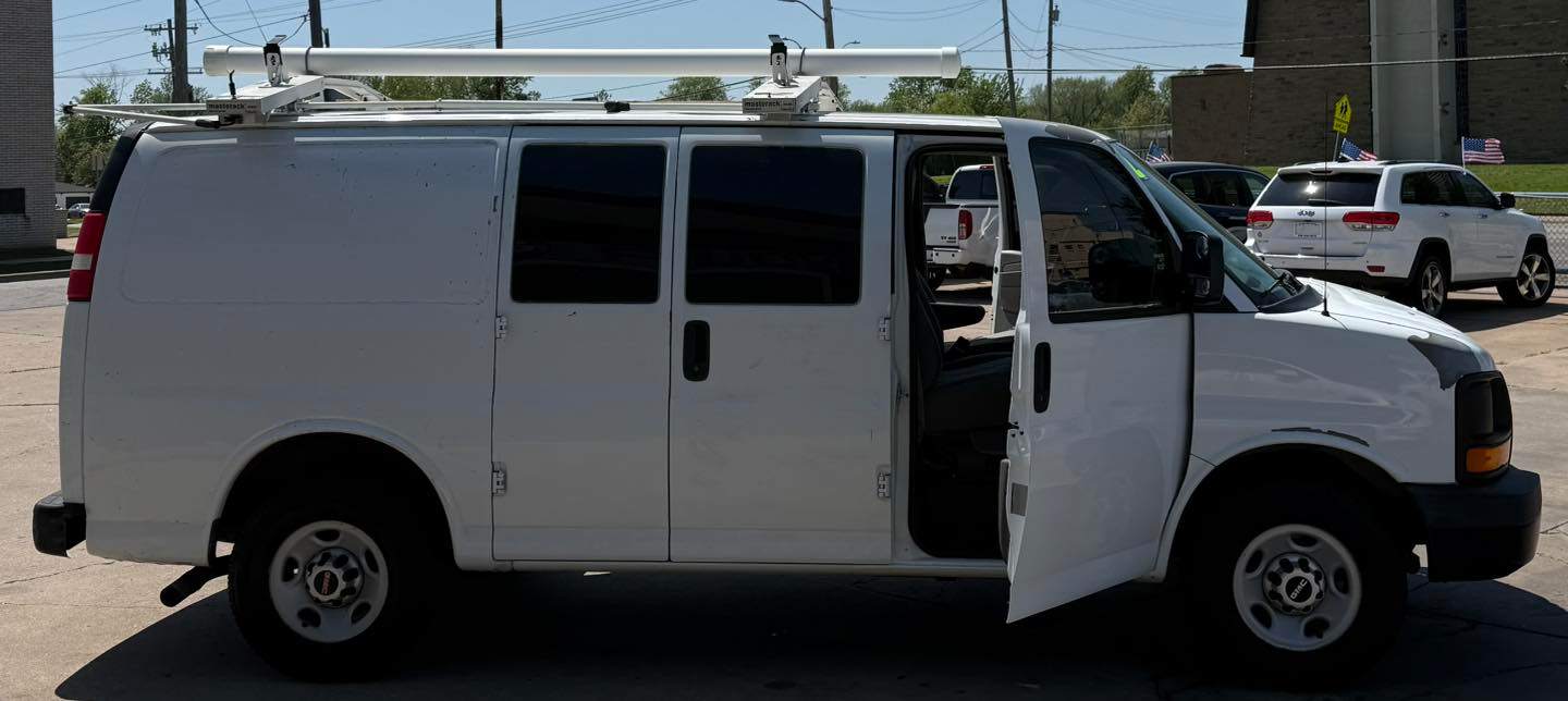 Car Image 12