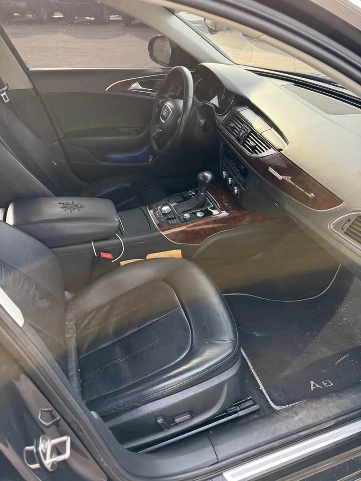 Car Image 11