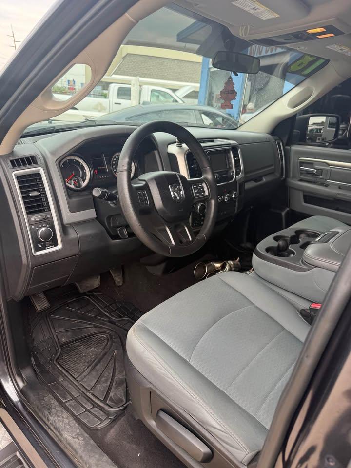 Car Image 8