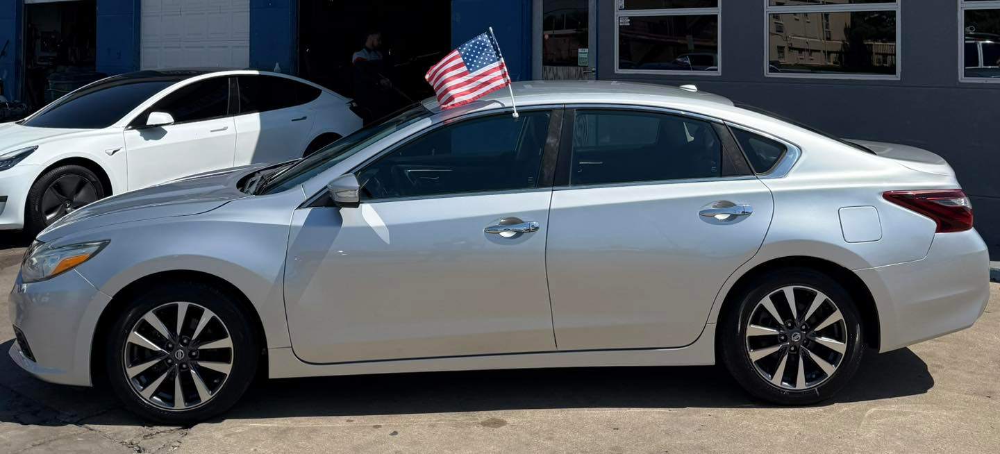 Car Image 2