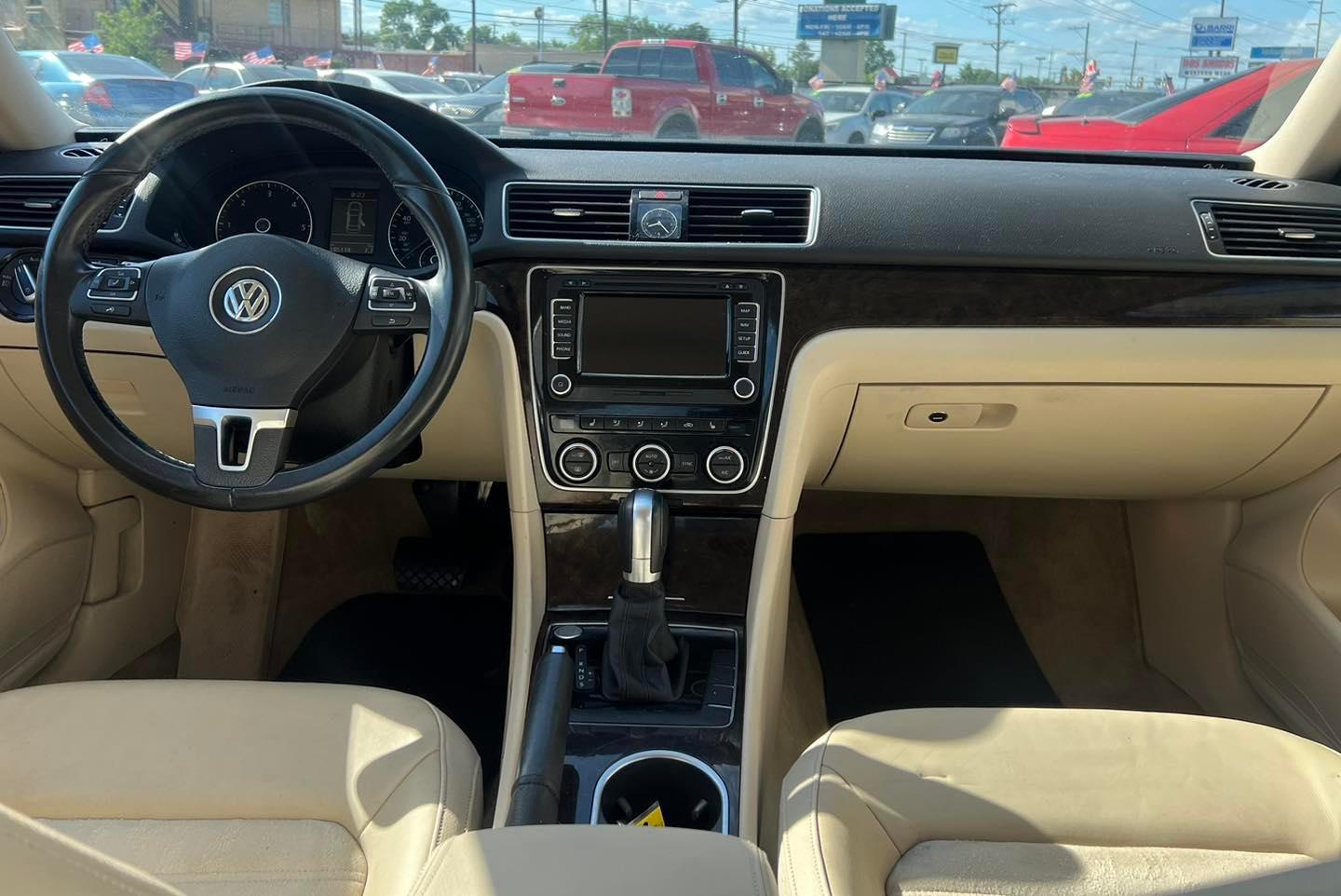 Car Image 9