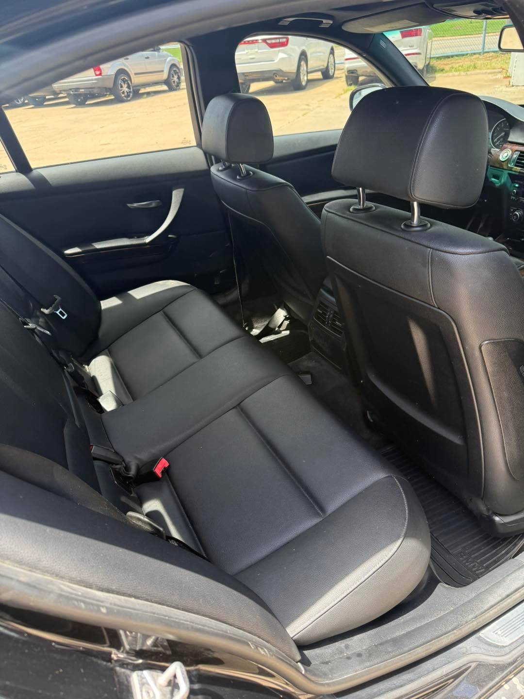 Car Image 9